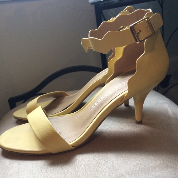 Chinese Laundry Heels - Picture 3 of 7